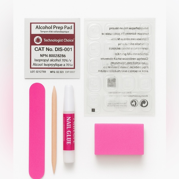 7 Piece Press-On Nails Kit - Picture 4 of 4